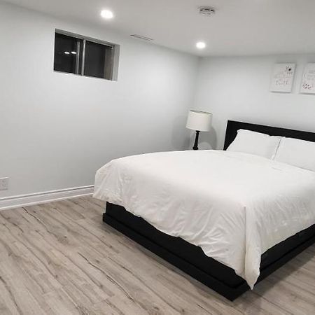 تورونتو Queen Bedroom With Private Washroom Near 401, 404, Dvp, Markham, North York, Free Parking المظهر الخارجي الصورة
