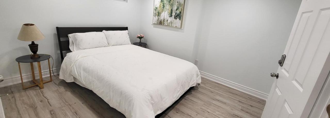 تورونتو Queen Bedroom With Private Washroom Near 401, 404, Dvp, Markham, North York, Free Parking المظهر الخارجي الصورة