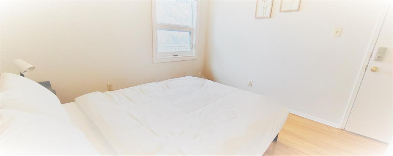تورونتو Queen Bedroom With Private Washroom Near 401, 404, Dvp, Markham, North York, Free Parking المظهر الخارجي الصورة