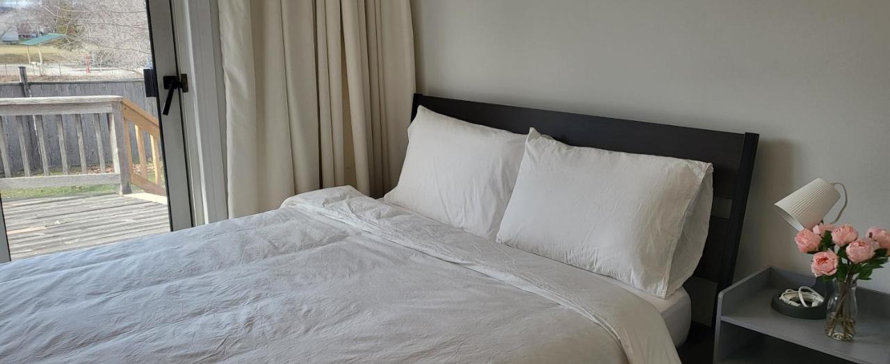 تورونتو Queen Bedroom With Private Washroom Near 401, 404, Dvp, Markham, North York, Free Parking المظهر الخارجي الصورة